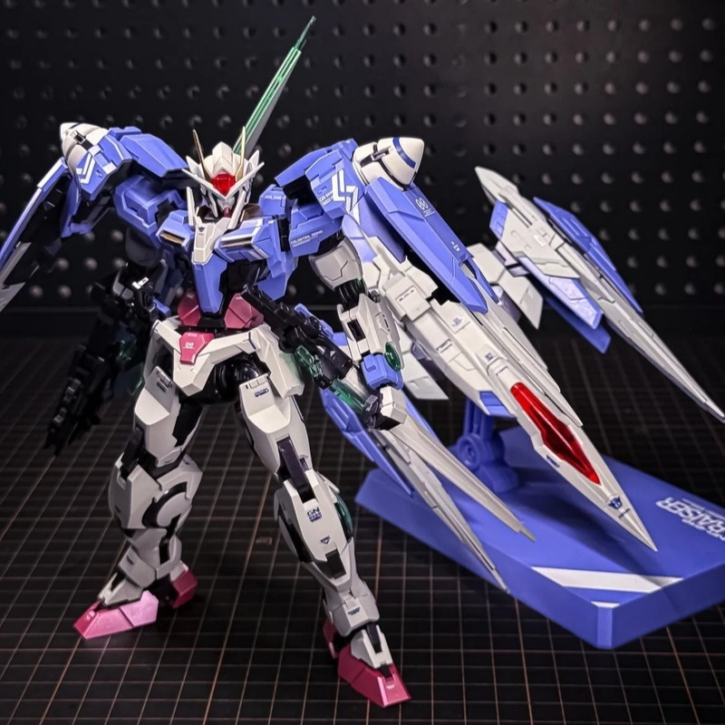 ニューメンフーモデル MB 1/100 00 レイザー エビ - Bandai Gundam Hg のレビューと価格